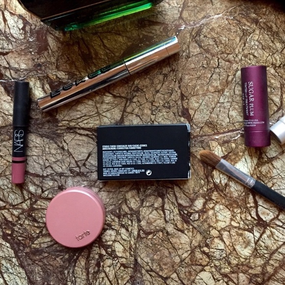 MAC Cosmetics Studio Finish Concealer Duo NW40NC45 - Picture 5 of 5